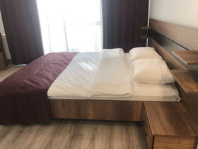 On4 Rooms & Suites