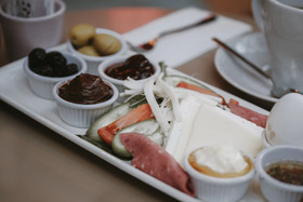 Pandan Karakoy Suit