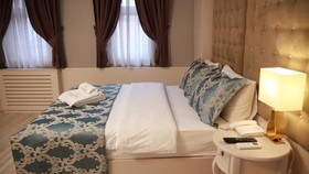 Pelican House Hotel