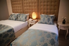Pelican House Hotel
