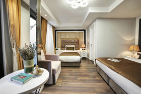 Pell Palace Hotel & Spa