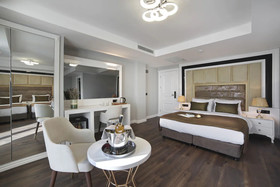 Pell Palace Hotel & Spa