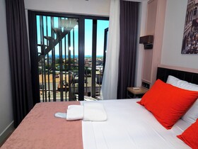 Premium Hotel Old City