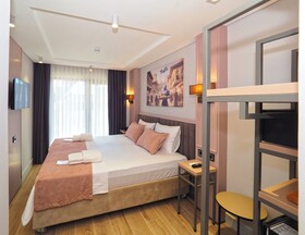 Premium Hotel Old City