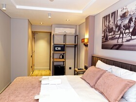 Premium Hotel Old City
