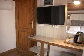 Qonaq Hotel & Suites