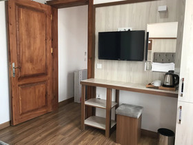 Qonaq Hotel & Suites