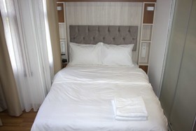 Qonaq Hotel & Suites