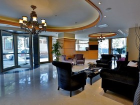 Queen Hotel & Spa