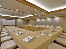 Queen Hotel & Spa