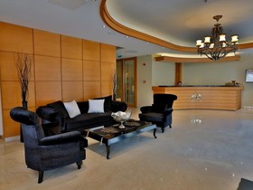 Queen Hotel & Spa