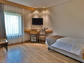 Queen Hotel & Spa