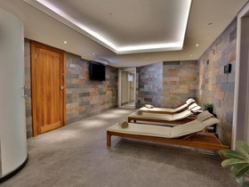 Queen Hotel & Spa