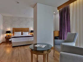 Queen Hotel & Spa