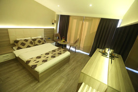 Random Premium Suit Otel