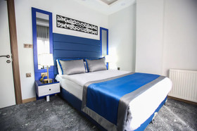 Random Premium Suit Otel