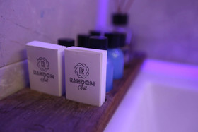 Random Premium Suit Otel