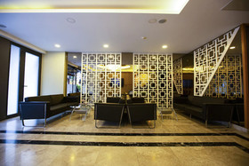 Random Premium Suit Otel