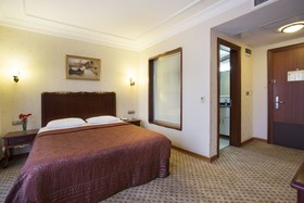 Rast Hotel