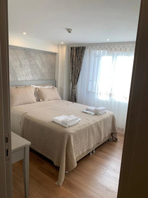 Regency World Suite Hotel