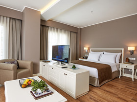 Renata Suites Boutique Hotel