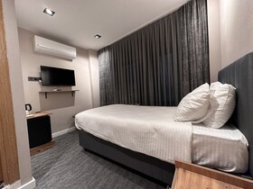 Rexee Hotel