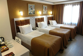 River Hotel