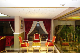 River Hotel