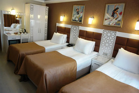 River Hotel
