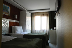 River Hotel