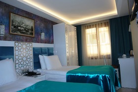River Hotel