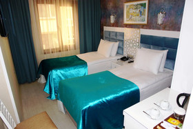River Hotel