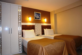 River Hotel