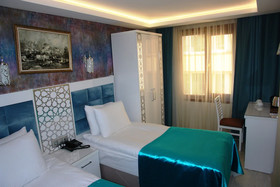River Hotel