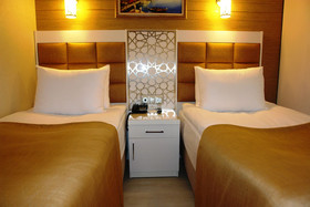 River Hotel
