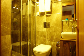 River Hotel