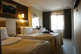 River Hotel