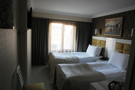 River Hotel