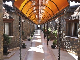Ranax Hotel