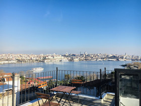 Rooftop Balat Rooms & Apartments