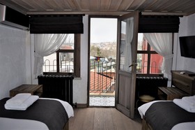 Rooftop Balat Rooms & Apartments Turkuaz Olive