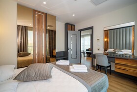 Rusel Park Residence