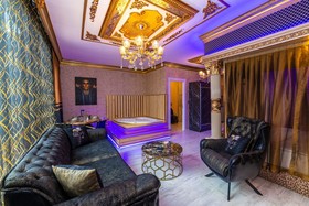 Sam Diamond Residence