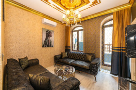 Sam Diamond Residence