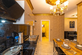 Sam Diamond Residence