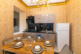 Sam Diamond Residence