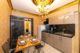 Sam Diamond Residence