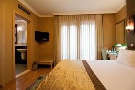Seraglio Hotel & Suites