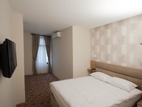 Serene Hotel