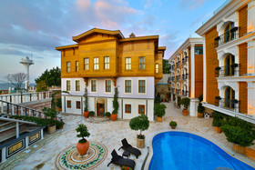 Seven Hills Palace Hotel